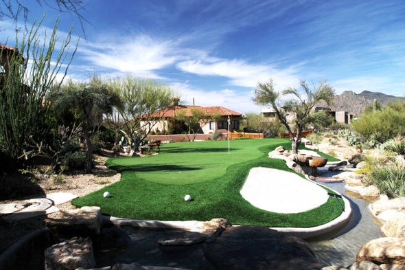 Naperville backyard putting green